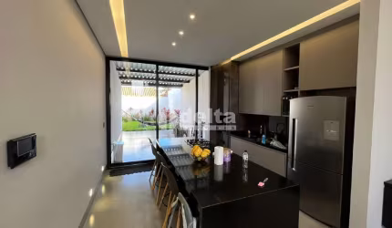 Casa residencial disponível para venda no bairro Maravilha em Uberlândia-MG