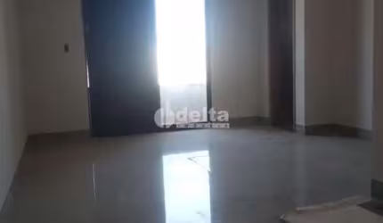Casa residencial disponível para venda no bairro Quinta Alto Umuarama em Uberlândia - MG.