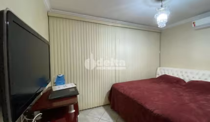 Casa residencial disponível para venda no Bairro Jardim Patrícia em Uberlândia-MG