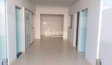 Casa residencial disponível para venda no Bairro Jardim Patrícia em Uberlândia-MG