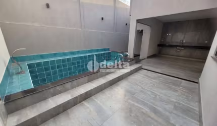 Casa residencial disponível para venda no bairro Aclimação em Uberlândia-MG