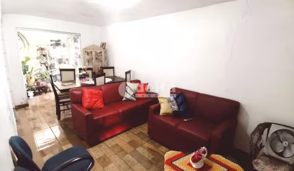 Casa residencial disponível para venda no bairro Segismundo Pereira em Uberlândia-MG