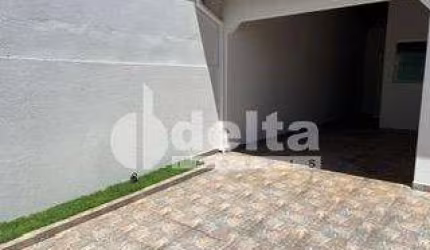 Casa residencial disponível para venda no bairro Custódio Pereira em Uberlândia-MG