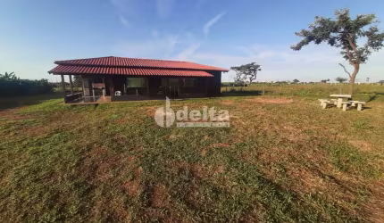 Chácara Residencial disponível para Venda no bairro Área Rural em Uberlândia-MG