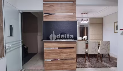 Casa residencial disponível para venda no bairro Saraiva em Uberlândia-MG.