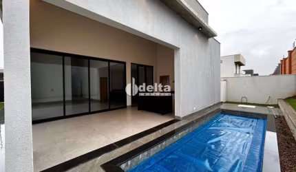 Casa no condomínio Alphaville 2 disponível para venda em Uberlândia-MG