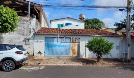 Casa residencial disponível para venda no bairro Jardim América II em Uberlândia-MG
