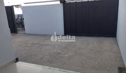 Casa residencial  disponível para venda no bairro Santa Mônica em Uberlândia-MG