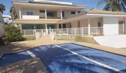 Casa residencial disponível para venda no bairro Morada da Colina em Uberlândia-MG.
