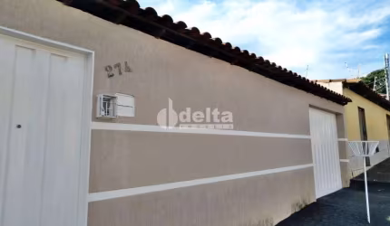 Casa residencial disponível para venda no bairro Santa Luzia em Uberlândia-MG