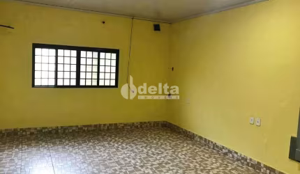 Galpão disponível para venda no bairro Martins em Uberlândia-MG