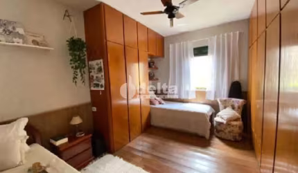 Casa residencial disponível para venda no bairro Tibery em Uberlândia-MG