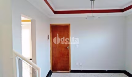 Casa residencial disponível para venda no bairro Jardim América II em Uberlândia-MG