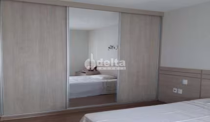 Casa residencial disponível para venda no bairro Jardim Karaíba em Uberlândia-MG
