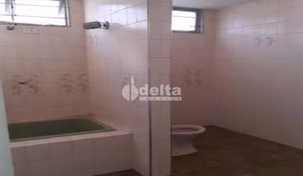Casa disponível para venda no bairro Bom Jesus em Uberlândia-MG