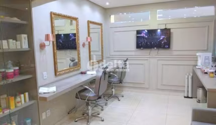 Casa Comercial disponível para Venda no bairro Centro em Uberlândia-MG
