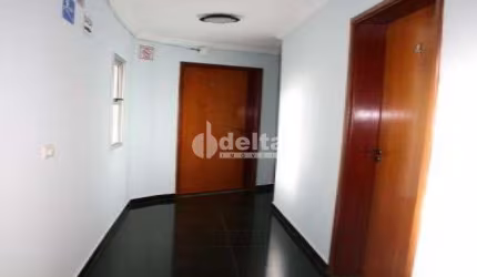 Casa residencial disponível para venda no bairro Tibery em Uberlândia-MG