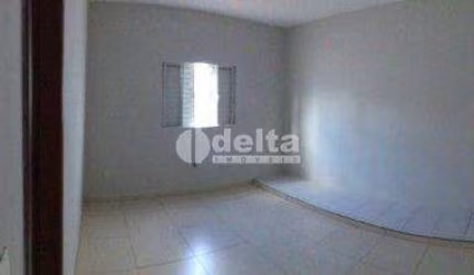 Casa residencial disponível para venda no bairro Jardim Brasília em Uberlândia-MG