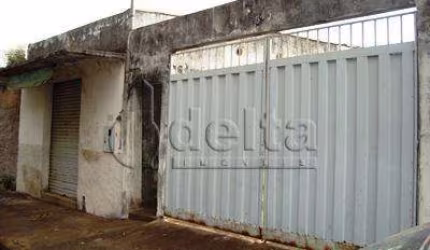 Casa Residencial disponível para Venda no bairro Santa Mônica em Uberlândia-MG