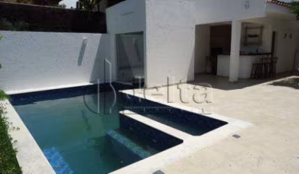 Casa residencial disponível para venda no bairro Morada da Colina em Uberlândia-MG.