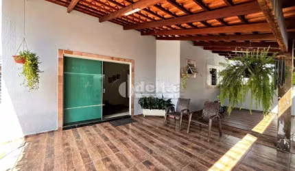 Casa disponível para venda no bairro Chácaras Tubalina e Quartel em Uberlândia-MG
