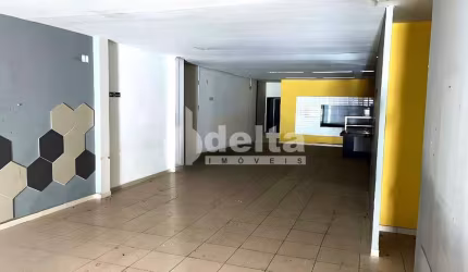 Loja disponível para locação e venda no bairro Centro em Uberlândia-MG