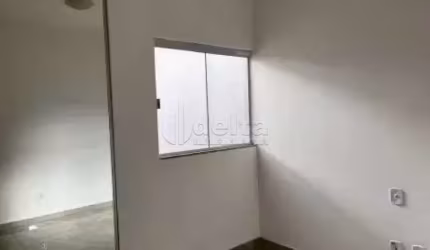 Casa residencial disponível para venda no bairro Santa Luzia em Uberlândia-MG