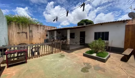 Casa residencial disponível para venda no bairro São Jorge em Uberlândia-MG