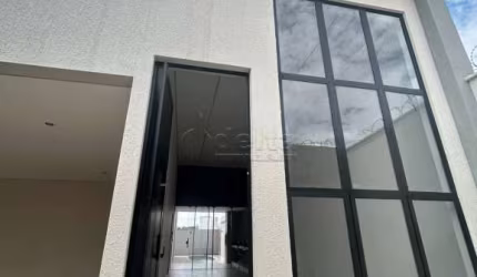 Casa residencial disponível para venda no bairro Jardim Patrícia em Uberlândia-MG