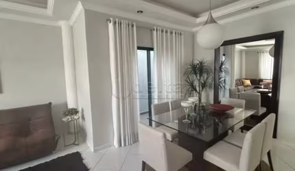 Casa residencial disponível para venda no bairro Cidade Jardim em Uberlândia-MG
