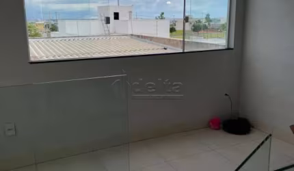 Casa sobrado disponível para venda no bairro Praça Alto Umuarama em Uberlândia-MG