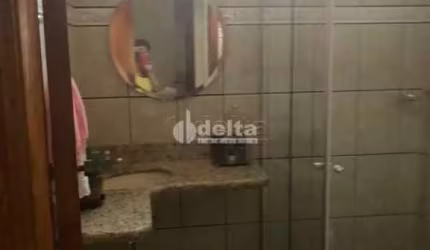 Casa disponível para venda no bairro Santa Monica em Uberlândia-MG
