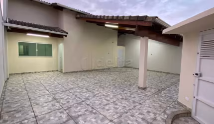 Casa residencial  disponível para venda no bairro Carajás em Uberlândia-MG