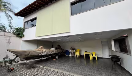 Casa residencial disponível para venda no bairro Vigilato Pereira em Uberlândia-MG
