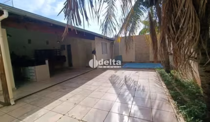 Casa disponível para venda no bairro Vigilato Pereira em Uberlândia MG