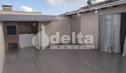 Cobertura disponível para locação e venda no bairro Novo Mundo em Uberlândia-MG