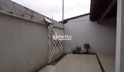 Casa residencial  disponível para venda no bairro Jardim Patrícia em Uberlândia-MG