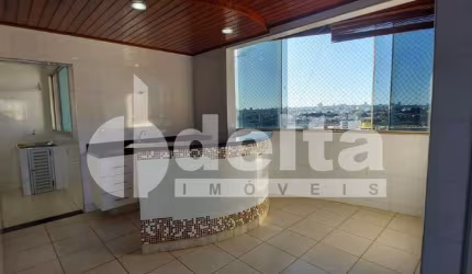 Cobertura disponível para locação no bairro Santa Mônica em Uberlândia-MG