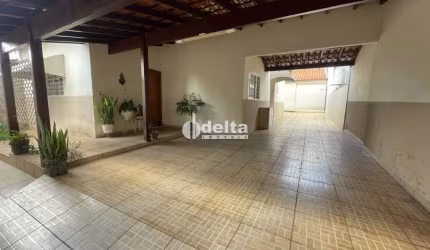 Casa residencial disponível para locação bairro Morada da Colina em Uberlândia-MG
