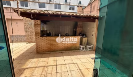 Casa disponível para venda no bairro Segismundo Pereira em Uberlândia MG