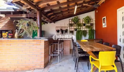 Casa disponível para venda no bairro Vigilato Pereira em Uberlândia MG