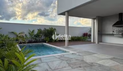 Casa no condomínio Tamboré disponível para venda em Uberlândia-MG