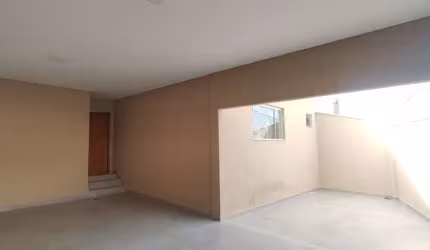 Casa disponível para locação e venda no bairro Fundinho em Uberlândia-MG.