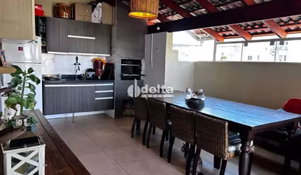 Apartamento disponível para venda no bairro Daniel Fonseca em Uberlândia-MG