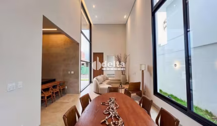 Casa no condomínio Splendido disponível para venda em Uberlândia-MG