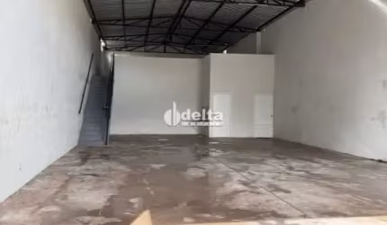 Galpão disponível no bairro Tabajaras em Uberlândia-MG
