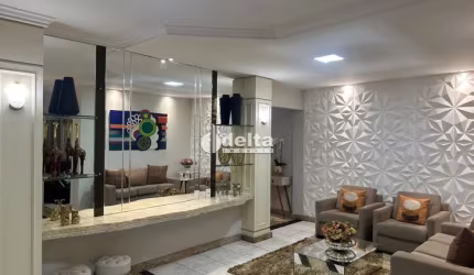 Casa disponível para venda no bairro Santa Mônica em Uberlândia MG