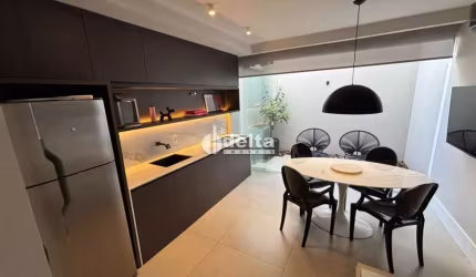 Casa em condomínio disponível para locação no bairro Vigilato Pereira em Uberlândia-MG.