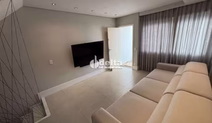 Casa em condomínio disponível para locação e venda no bairro Vigilato Pereira em Uberlândia-MG.