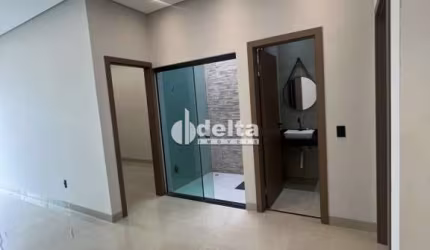 Casa disponível para venda no bairro Jardim Holanda em Uberlândia-MG